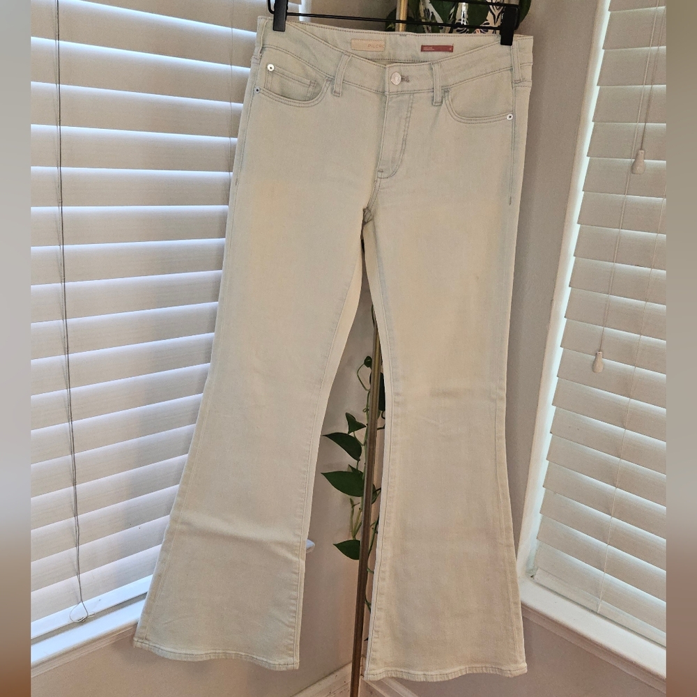 Pilcro Anthropologie Ecru Off-White Flare Leg Jeans - 27